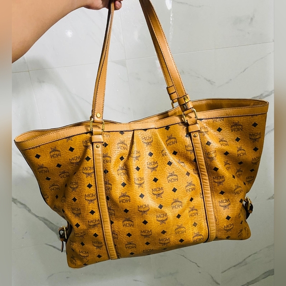 SOLD!!Mcm travel tote bag - Picture 2 of 8